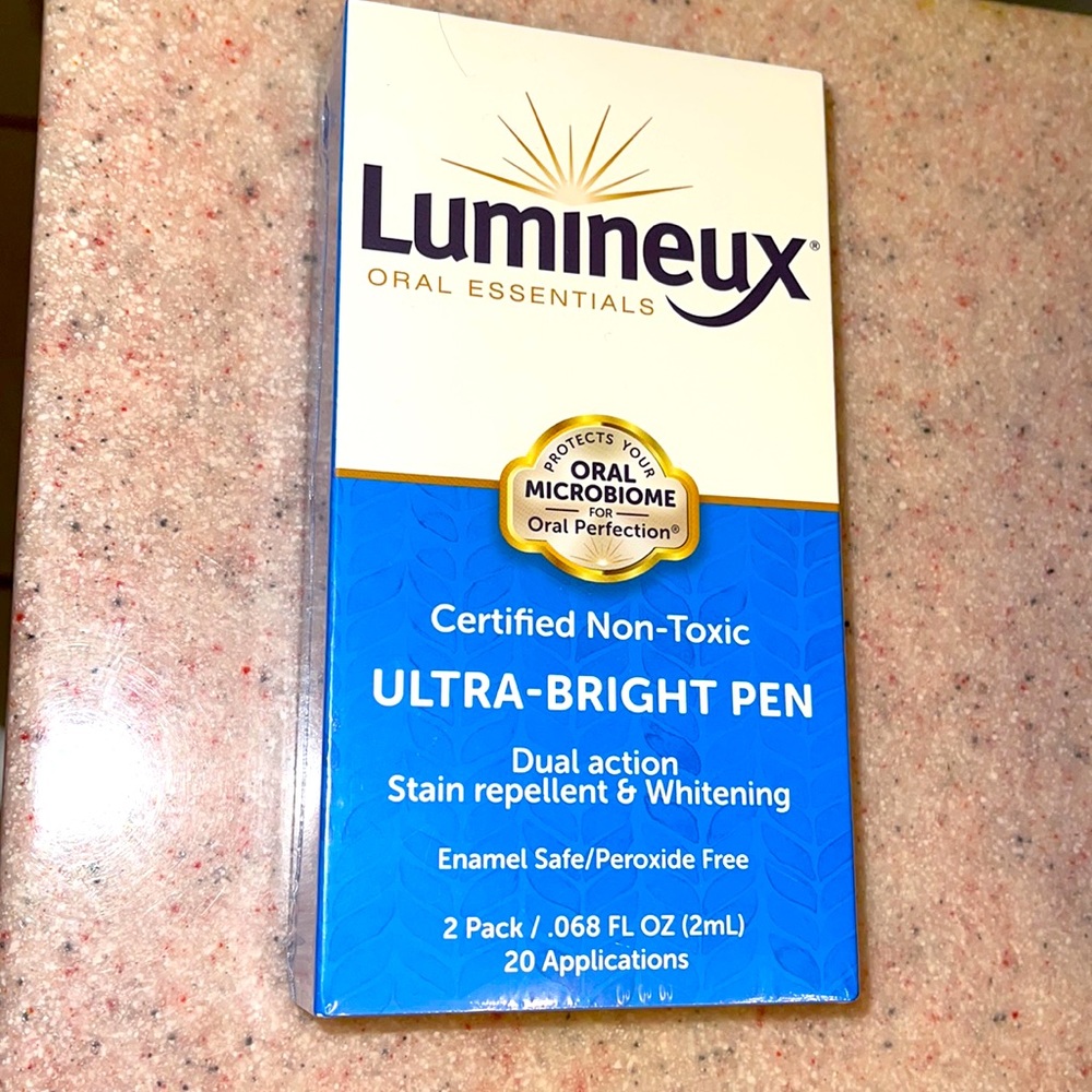 2 Lumineux 2 Pack Teeth Whitening Pen Kits